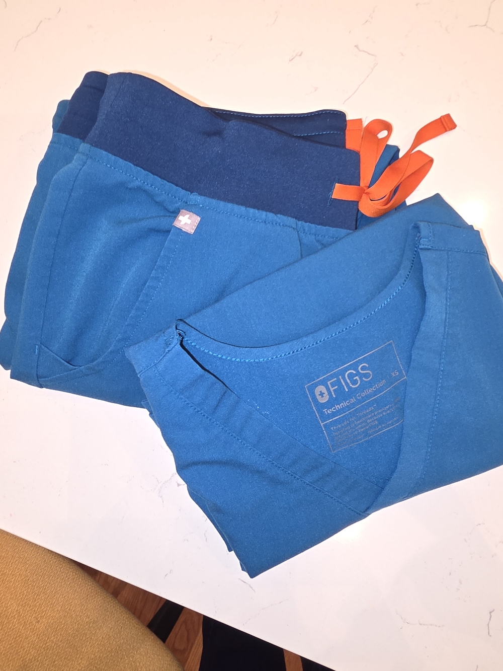 FIGS Carribean Blue Scrub Set
